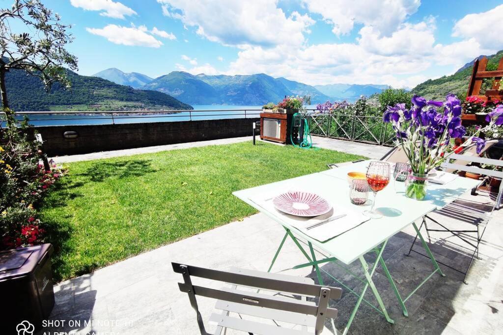 Gioiello Sul Lago D'Iseo Sale Marasino Εξωτερικό φωτογραφία